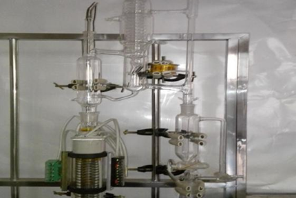 Continuous distillation device